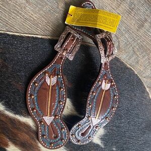 Showman NEW spur straps